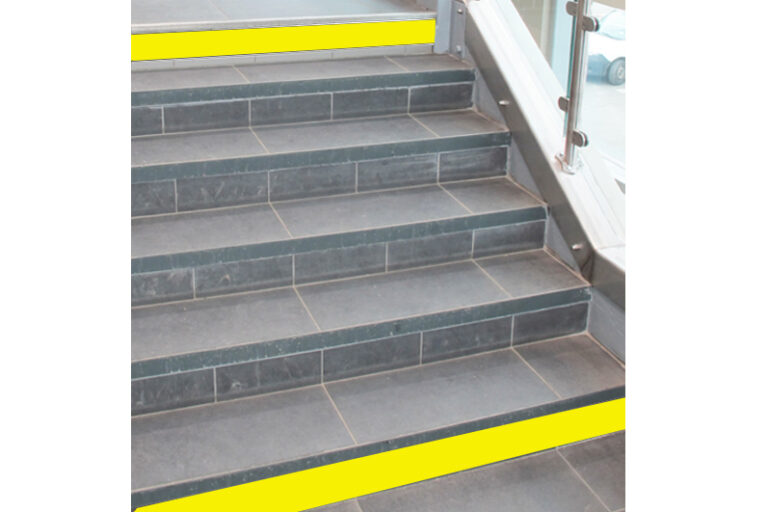 lame adhésive pour escalier